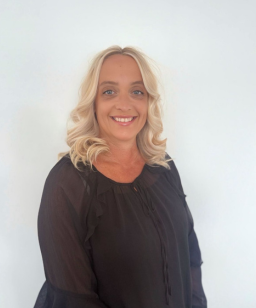 https://callon.group/wp-content/uploads/2025/05/Julie.png